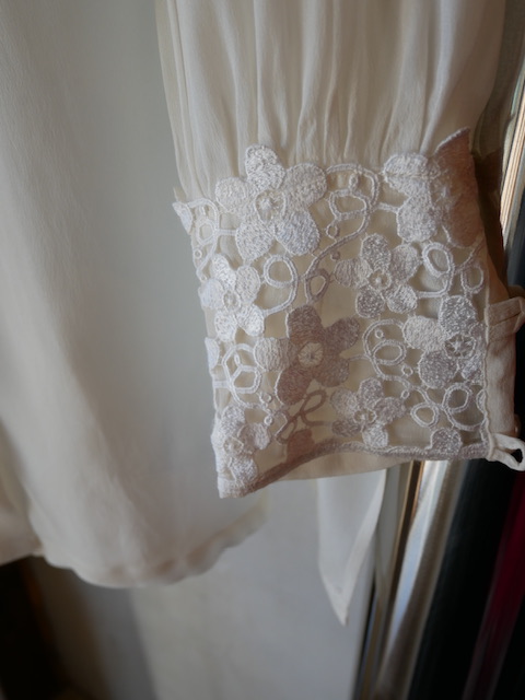 Cream Silk Embroidered blouse - Afbeelding 6
