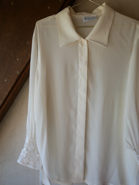 Cream Silk Embroidered blouse - Afbeelding 4