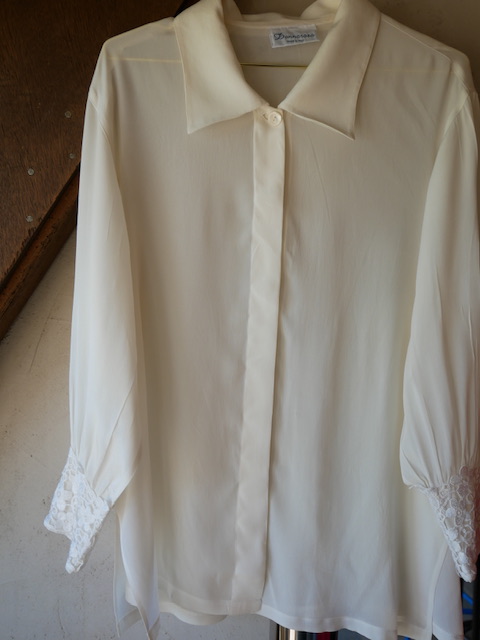 Cream Silk Embroidered blouse - Afbeelding 2